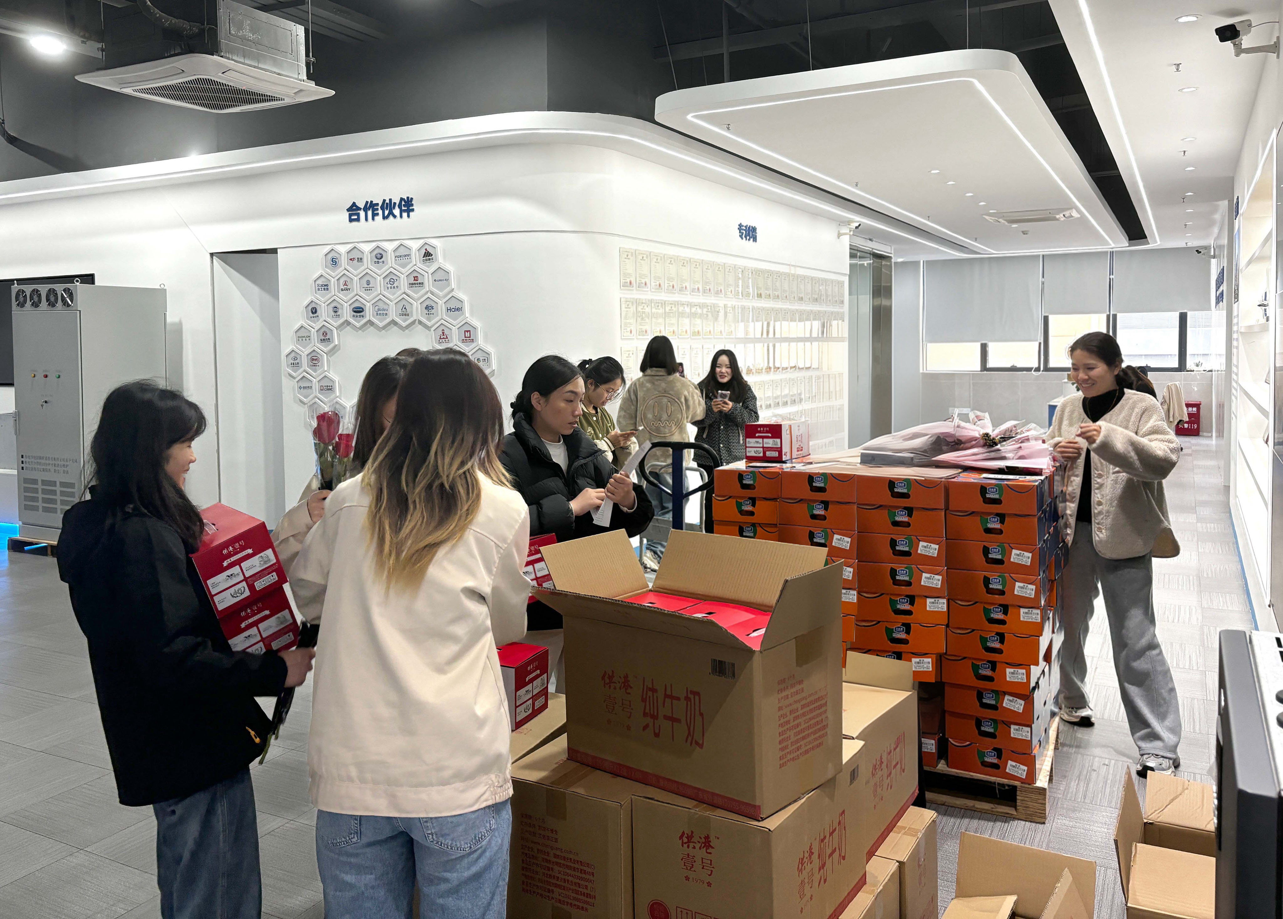 8868体育官网登录入口女神节特辑：巾帼不让须眉，女神节，愿快乐如影随形，绽放你的独特光芒！