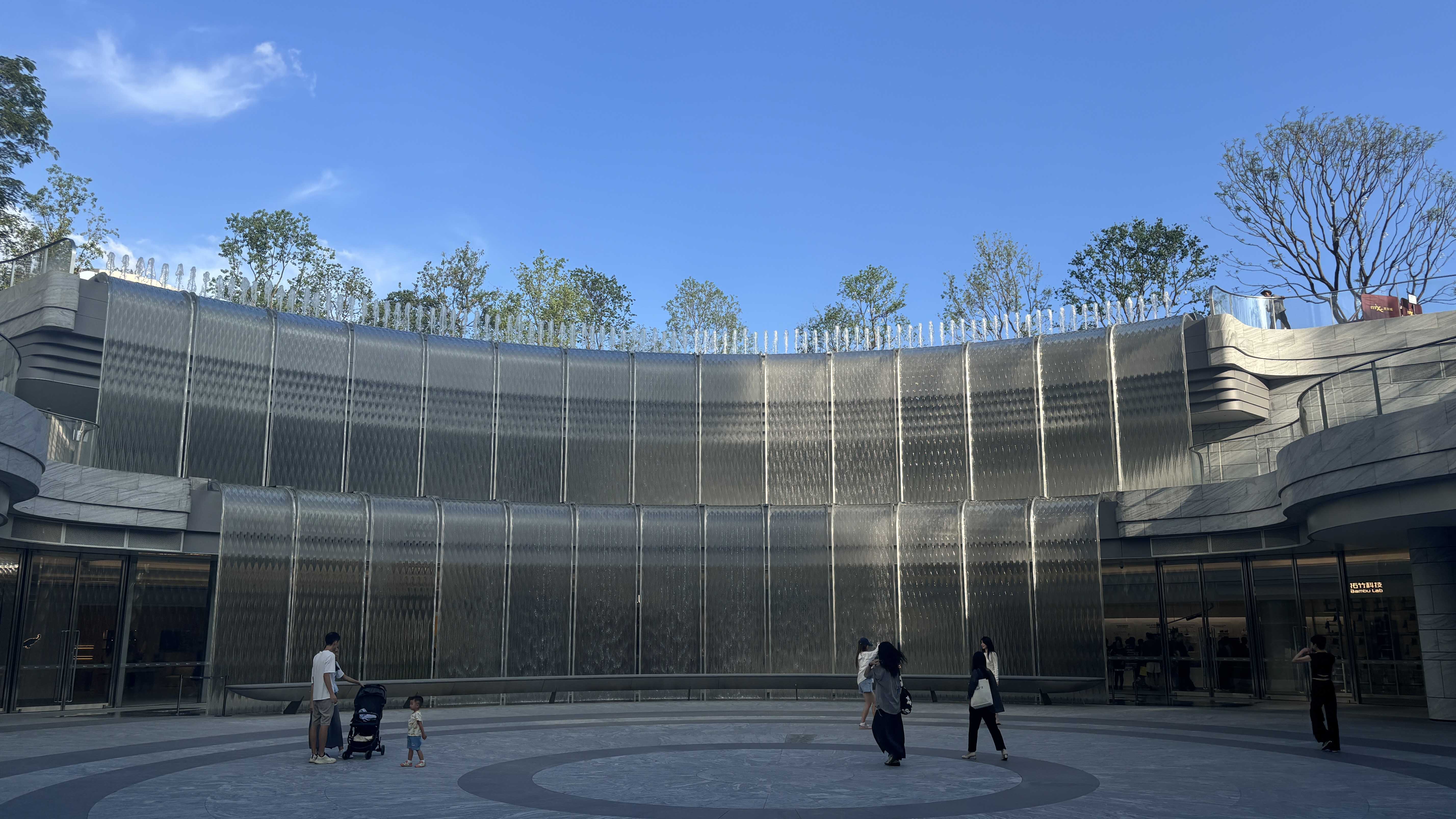 8868体育官网登录入口变频器:奏响深圳湾万象城音乐喷泉的“水之交响乐”! 8868体育官网登录入口变频器:奏响深圳湾万象城音乐喷泉的“水之交响乐”!